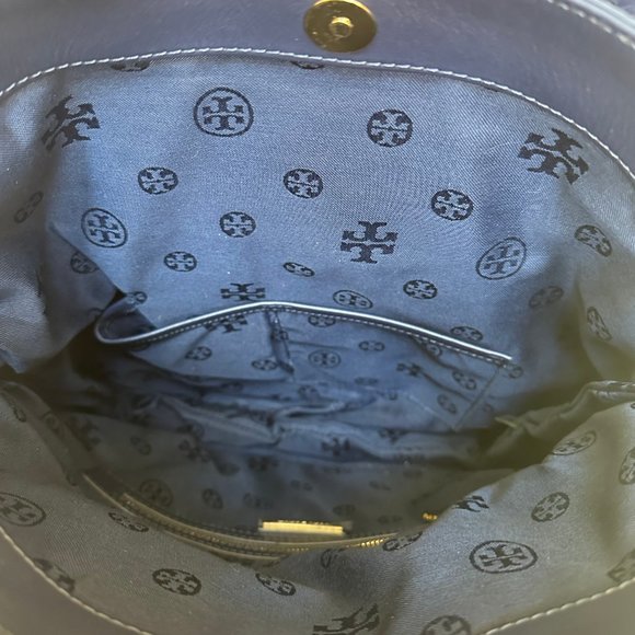 Tory Burch Finley Fold-Over Crossbody Bag - Picture 5 of 14